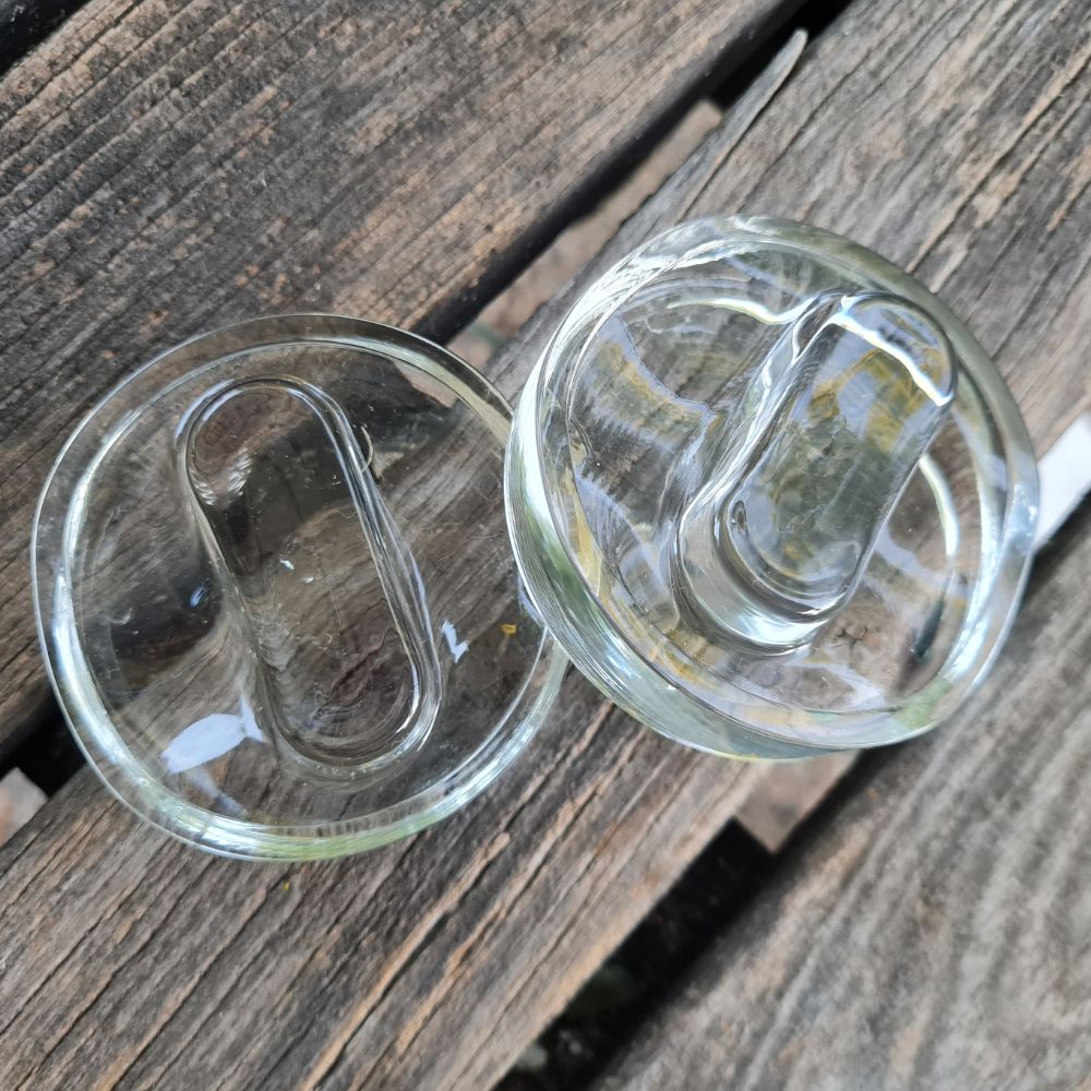 2 Glasgewichte für die Fermentation
